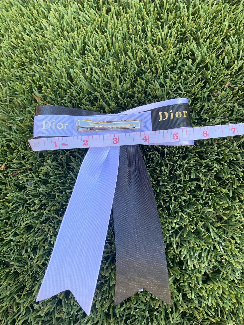 Dior Handmade Black and White Logo Ribbon Bow with Heart Center Hairclip - Picture 2 of 3